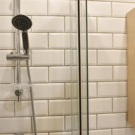 Nice & Renovated Studio - Porte De Apartment *